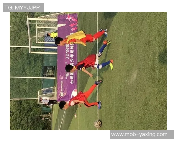 彩绘球赛中的艺术魅力与激情碰撞裸女足球赛的独特风采与文化解读 彩绘球赛中的艺术魅力与激情碰撞裸女足球赛的独特风采与文化解读